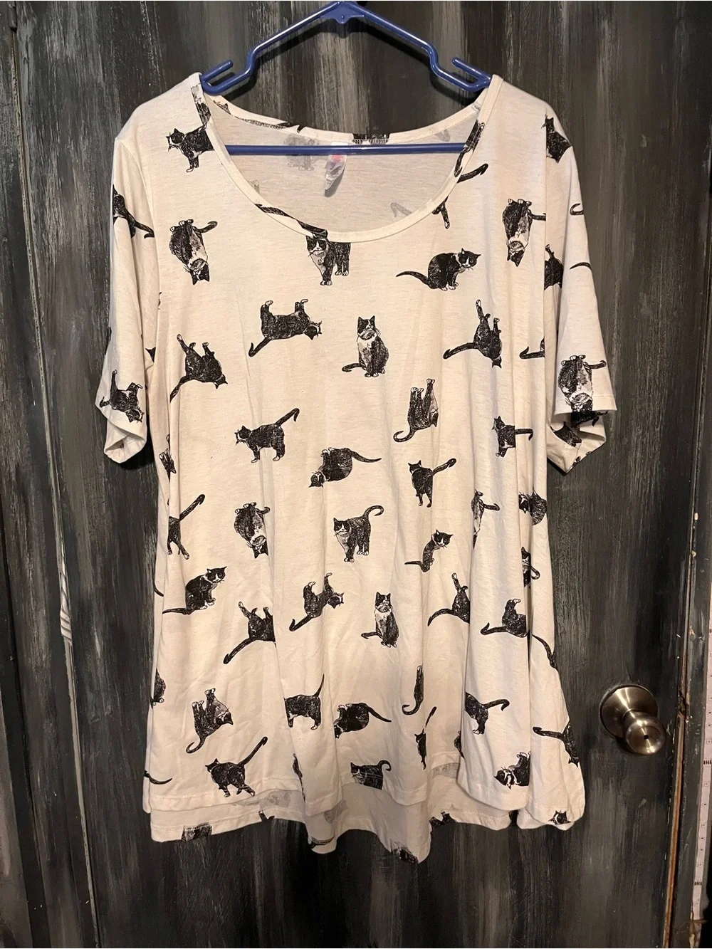Women's Cream Cat Print Short Sleeve shirt 3X - Picture 1 of 4